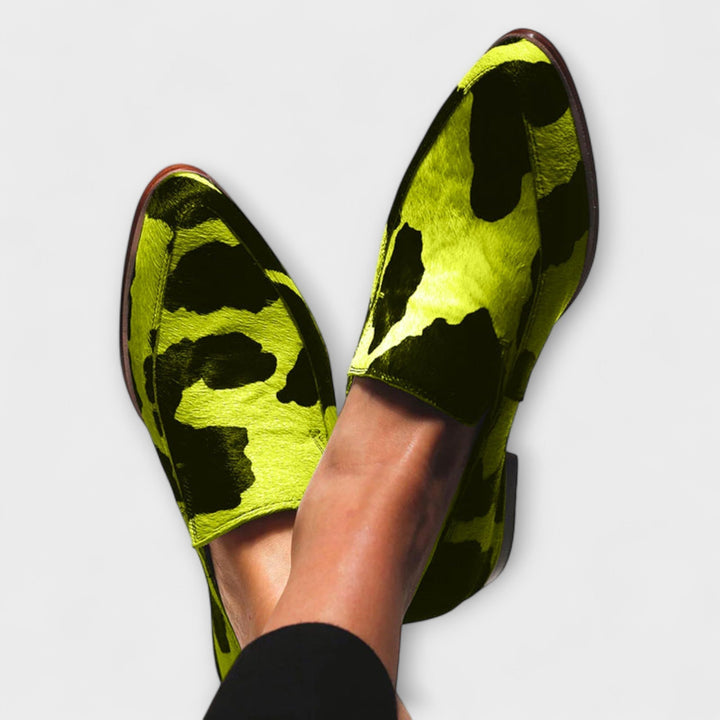 Paloma™ | Mocassins met koeienprint